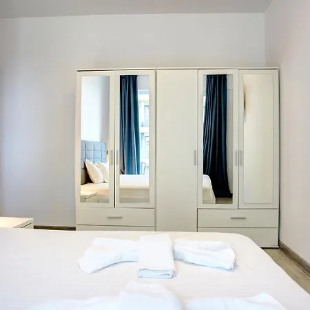 Apartman Hampton 1 By Alz *